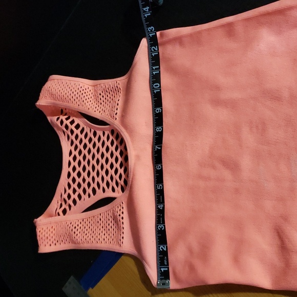 Women's Hollow Back Yoga Top. Pink. One-size. - Picture 4 of 6